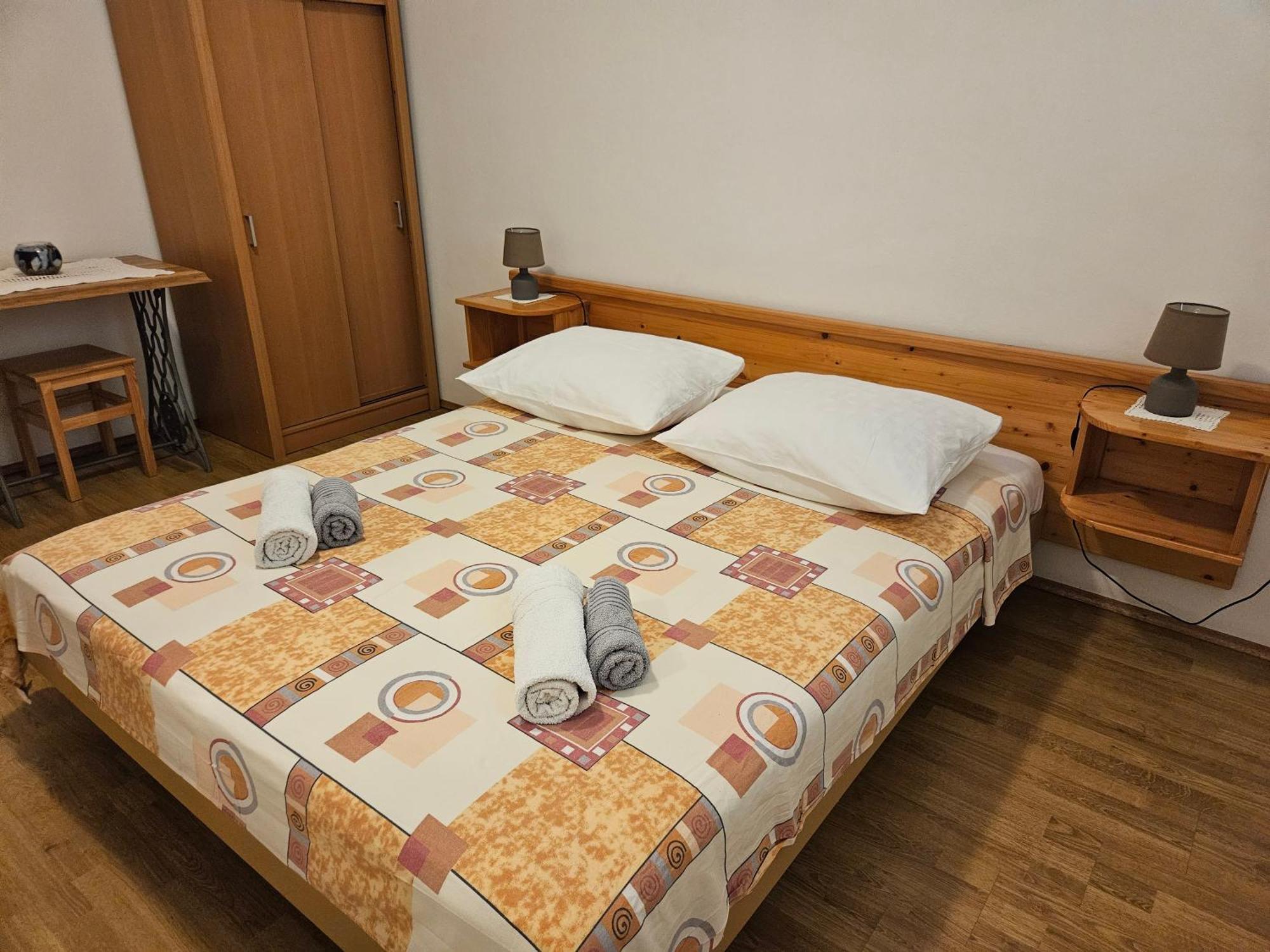 Apartmani Tatjana Rab Town Kültér fotó
